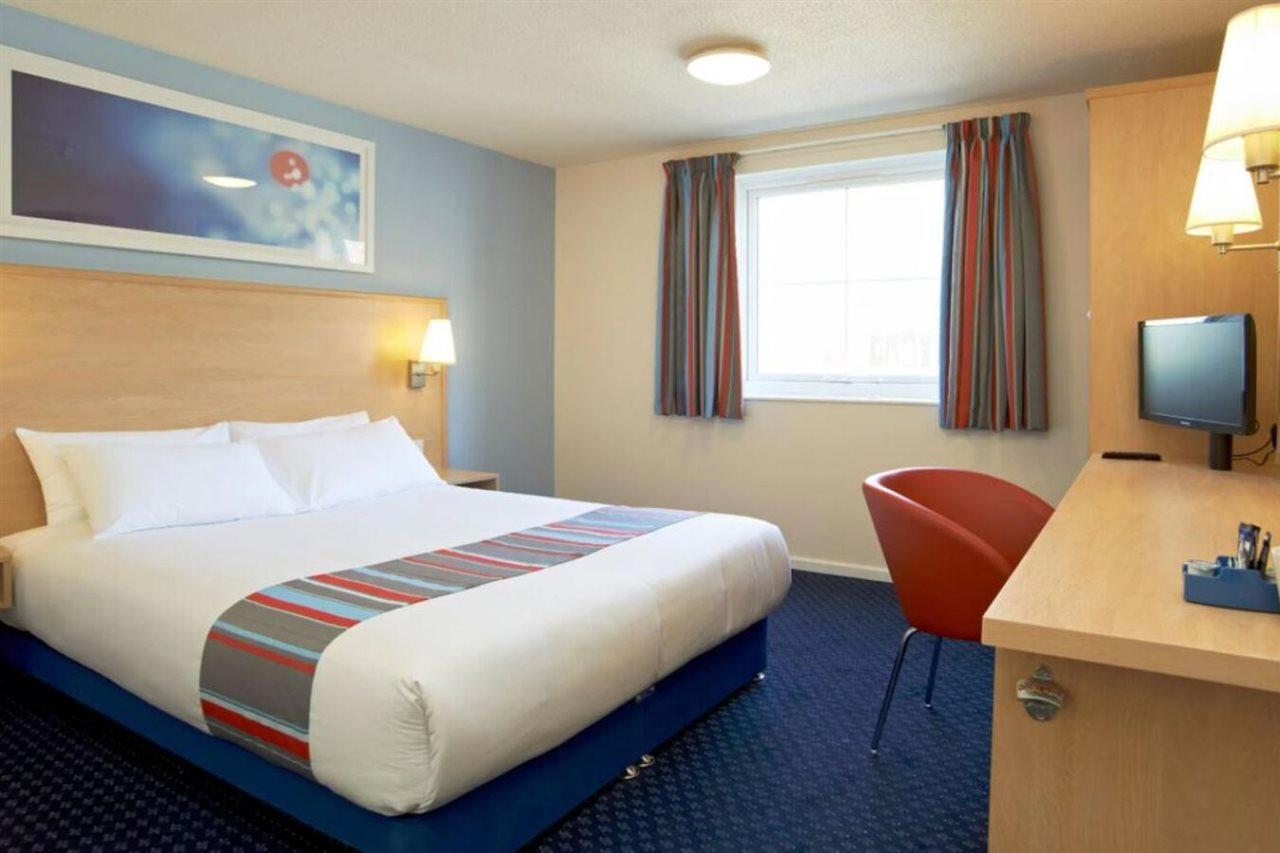 Travelodge Newbury Tot Hill Highclere Exterior foto