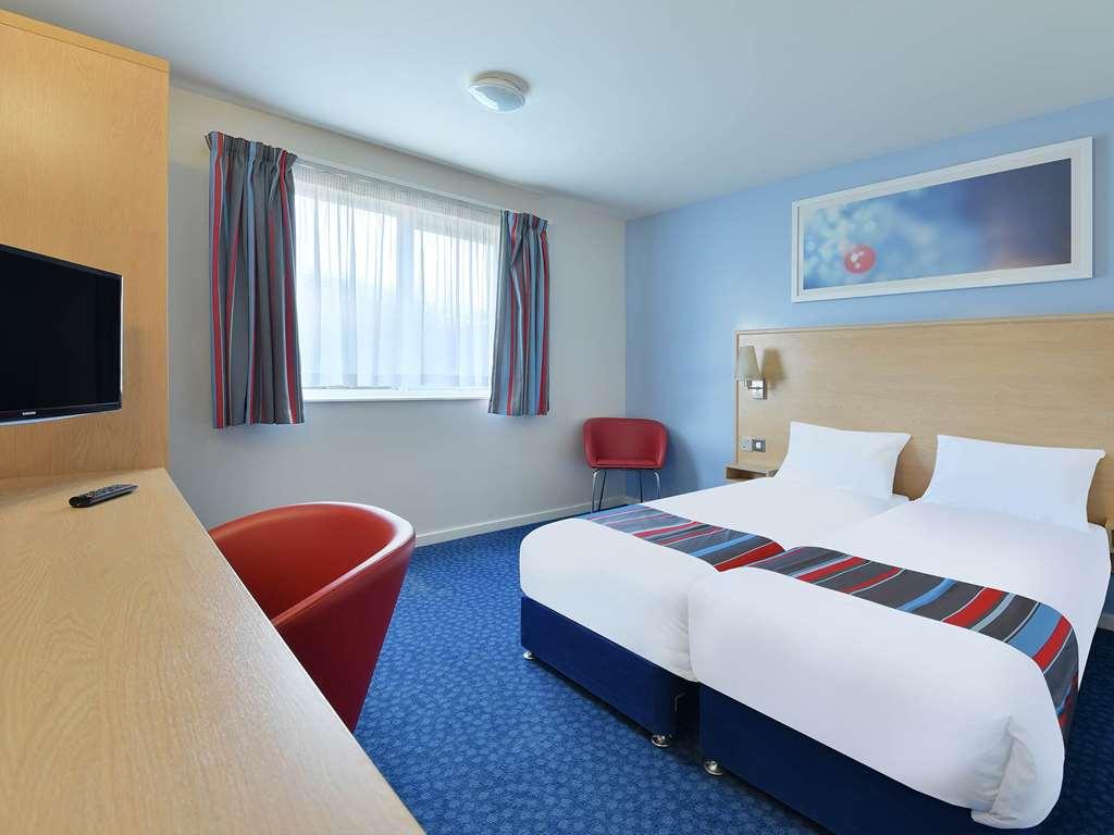 Travelodge Newbury Tot Hill Highclere Habitación foto